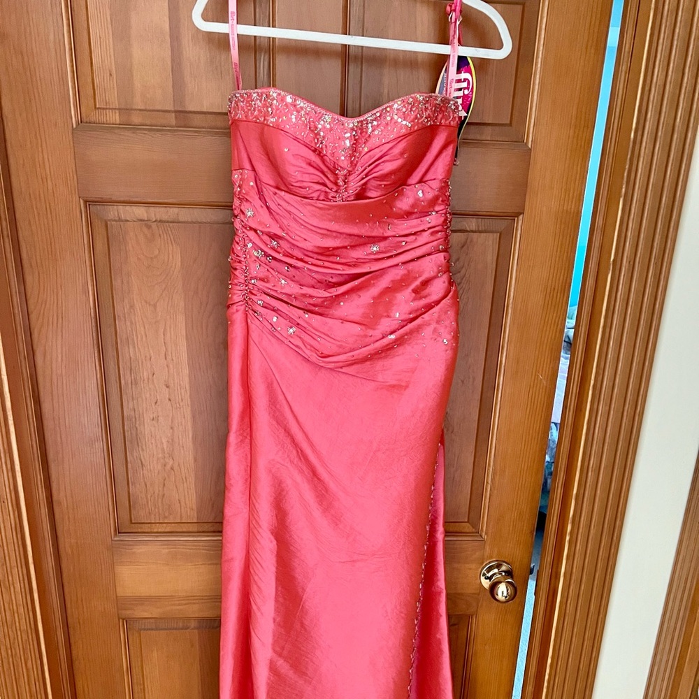 💕 hot pink . coral . prom / pageant / gala dress 💕